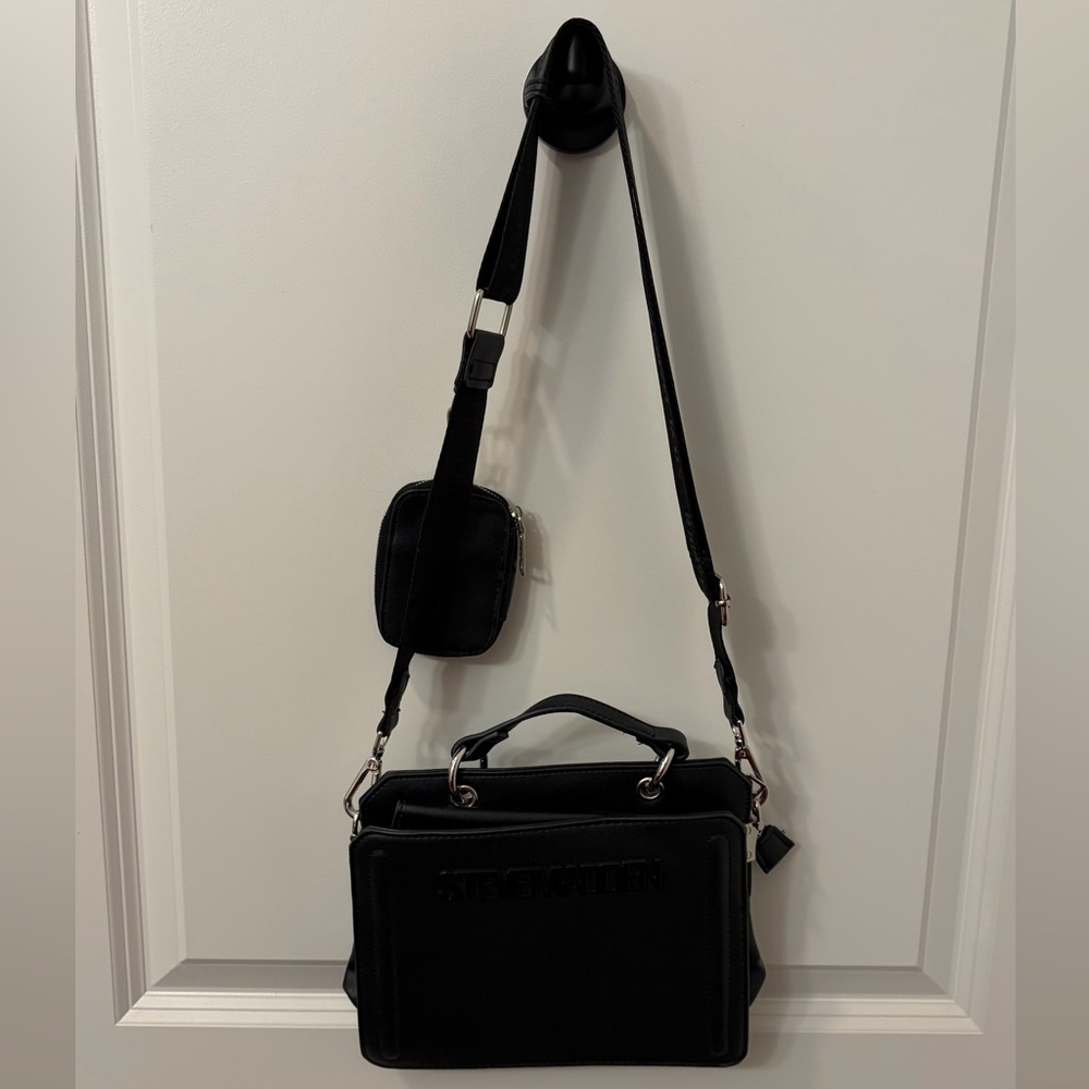 Steve Madden Black Crossbody bag